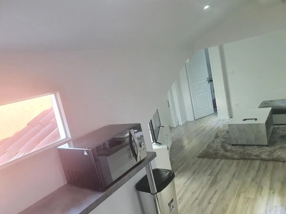 Appartement JoliT3 avec Clim NETFLIX et PRIME à Givors